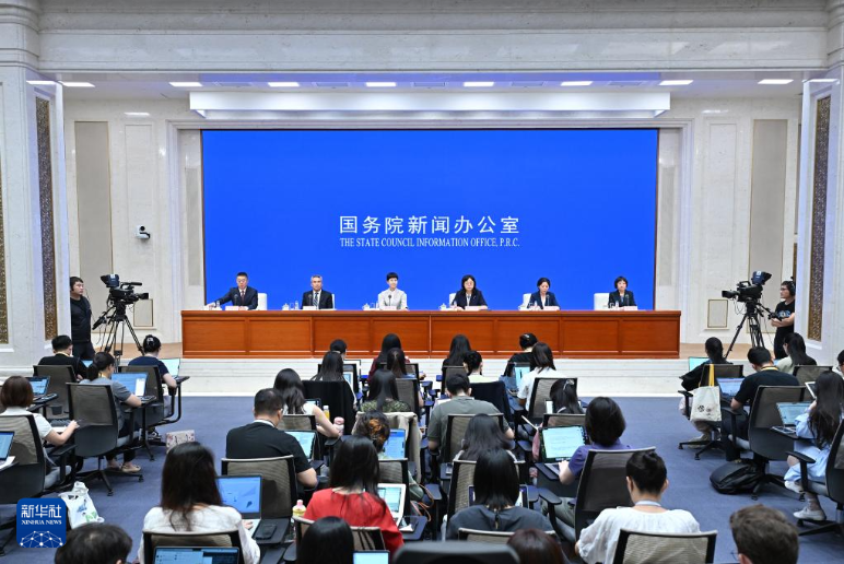 每孩每年3600元，中央财政预算约900亿元——国新办发布会解读育儿补贴方案
