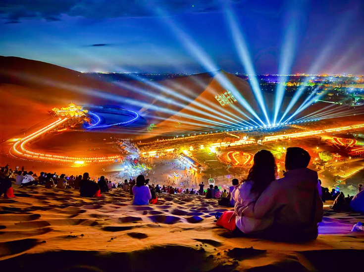 “支支串飞”航线激活西部丝路游