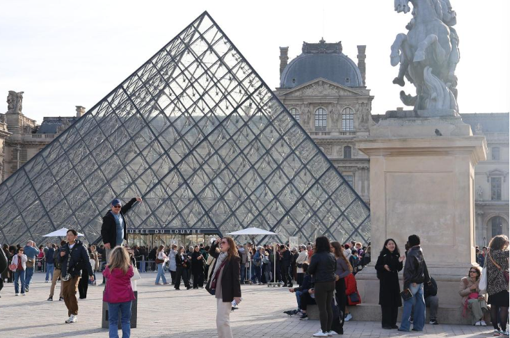 卢浮宫管道漏脏水　数百册图书及文献资料被淹