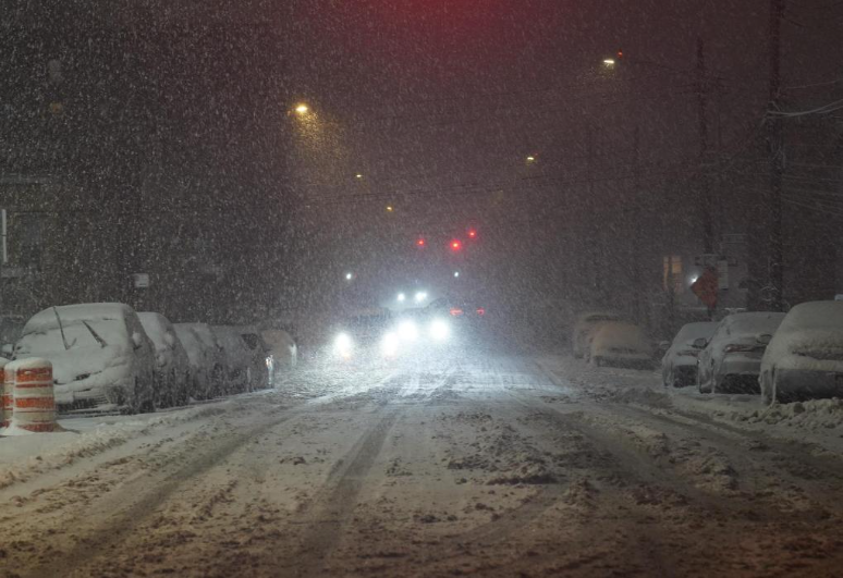 暴风雪席卷 纽约成“孤城”