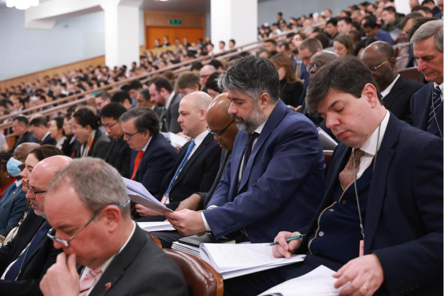 两会新华鲜报丨非凡两会！世界在感知中国中看到更多机遇