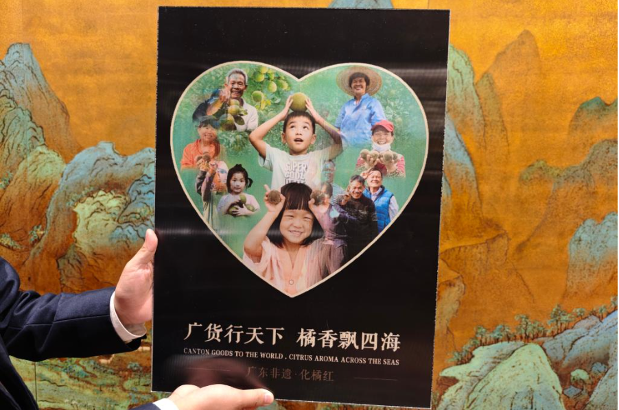 两会现场速递丨带苗参会！“90后”新农人代表“开箱”土特产