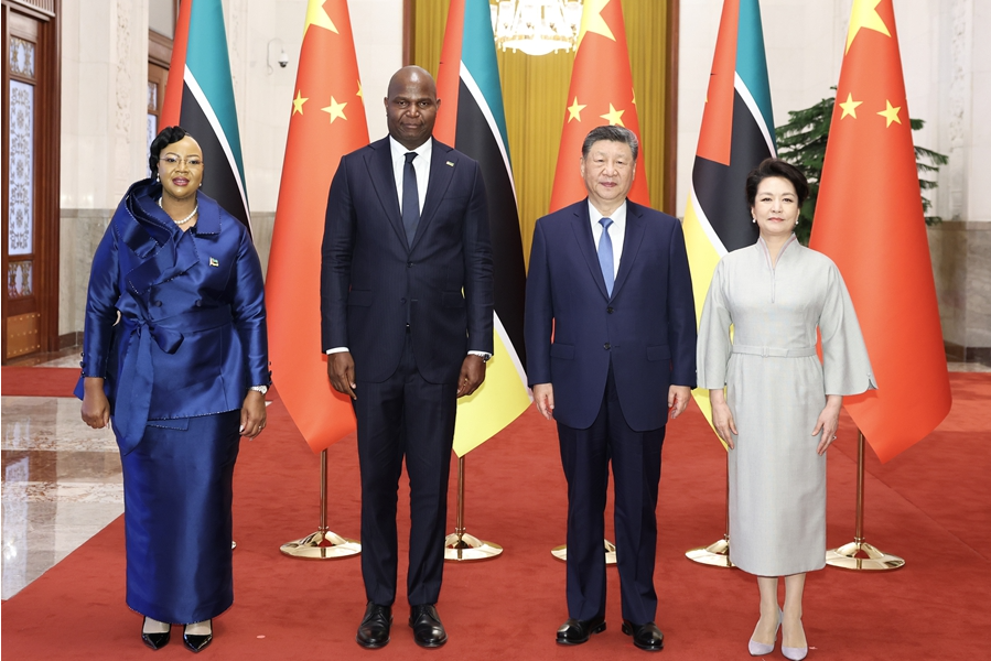习近平同莫桑比克总统查波会谈