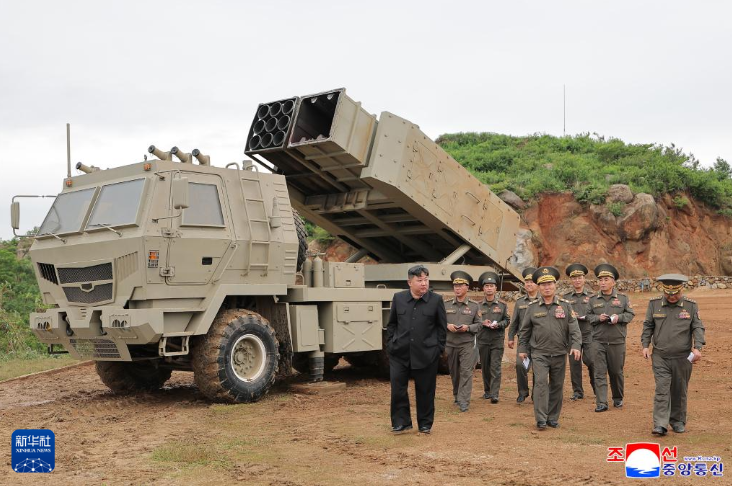 金正恩观摩朝鲜国防科研机关重要武器试验