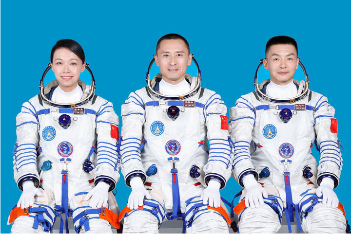 神舟二十三号载人飞行任务航天员简历公布