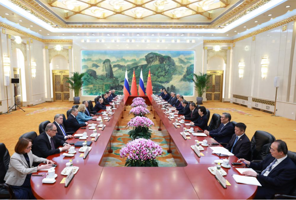 习近平同俄罗斯总统普京共同会见记者