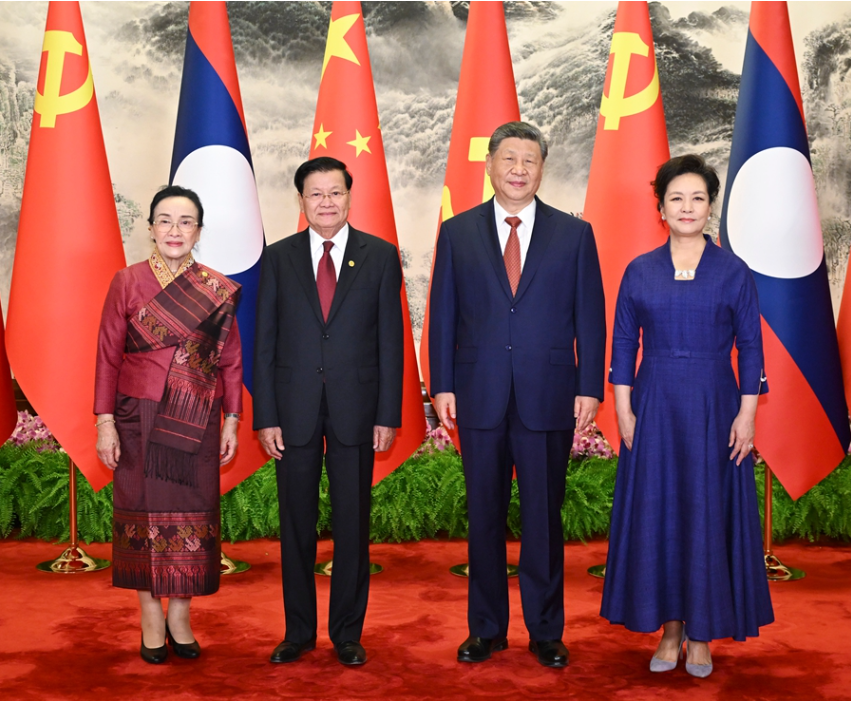 习近平同老挝人民革命党中央总书记、国家主席通伦举行会谈