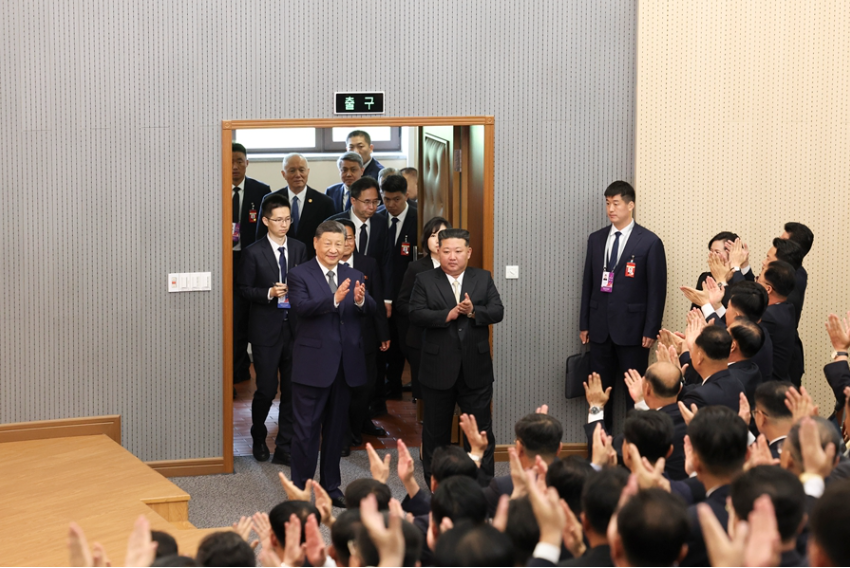 习近平参访朝鲜劳动党中央干部学校
