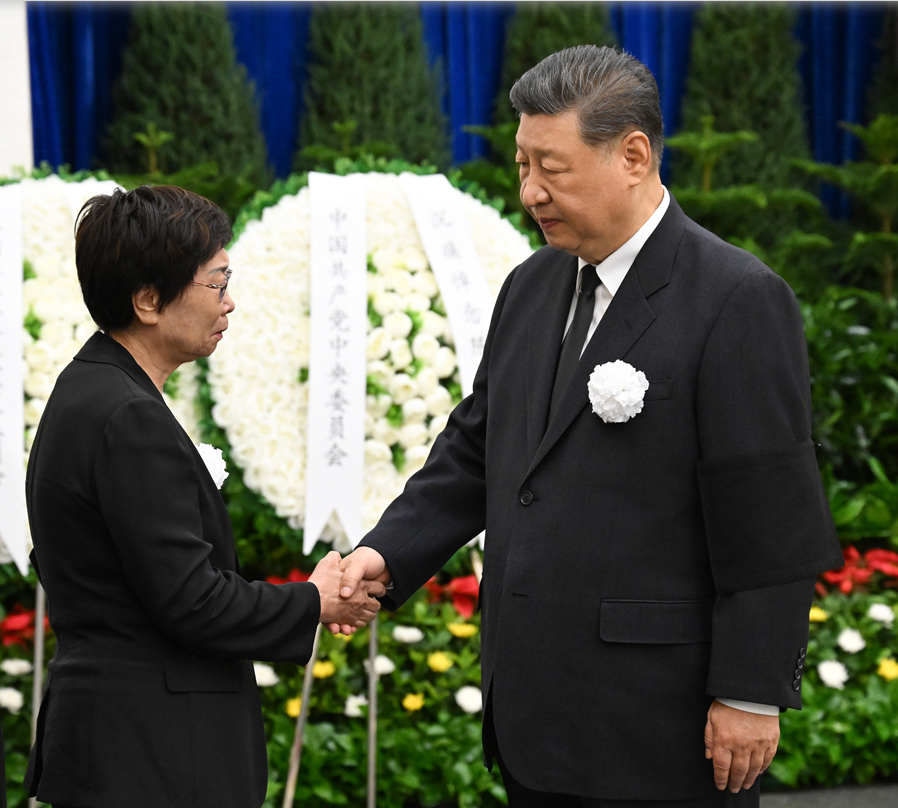 陈武同志遗体在京火化 习近平等到八宝山革命公墓送别