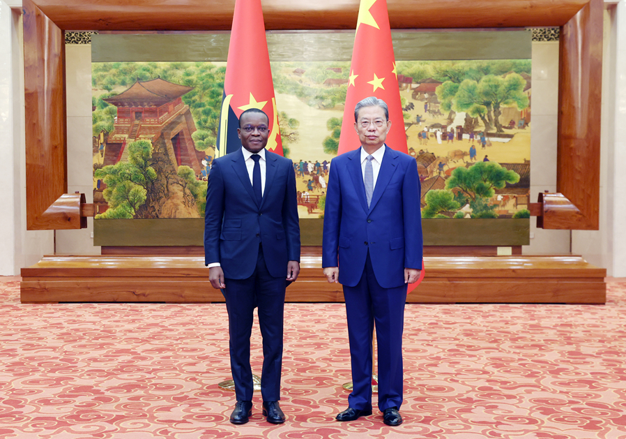 赵乐际同安哥拉国民议会议长德阿尔梅达会谈