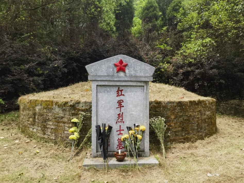 没有名字的墓碑——铭记长征路上无名红军烈士