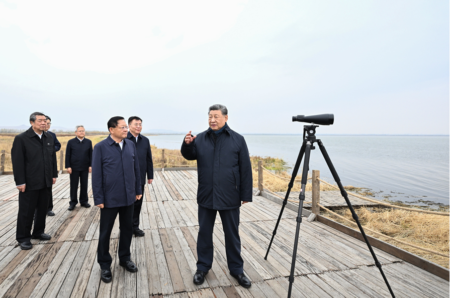 习近平在内蒙古乌兰察布考察时强调 统筹高质量发展和高水平保护 坚定不移走生态优先绿色发展之路。