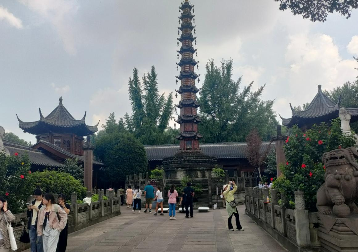 成都文殊院中元雅韵：千年东方孝道文明的当代温柔传承