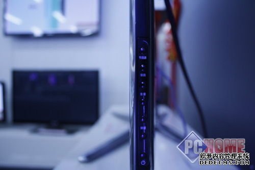 点击查看本文图片 三星UA55D8000YJ - 顶级电视搬回家 三星55D8000诱人价