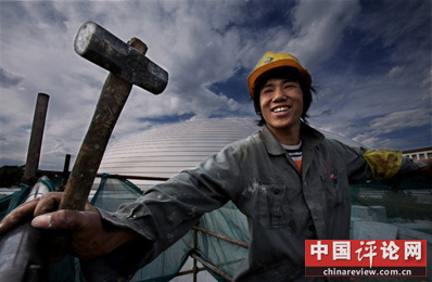 新生代农民工：手机用最好的 每月花近千元网购