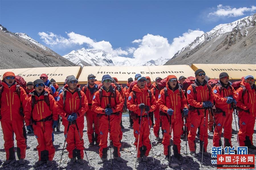（2020珠峰高程测量·图文互动）（3）新闻分析：为珠峰“量身高”一定要人登顶测量吗？