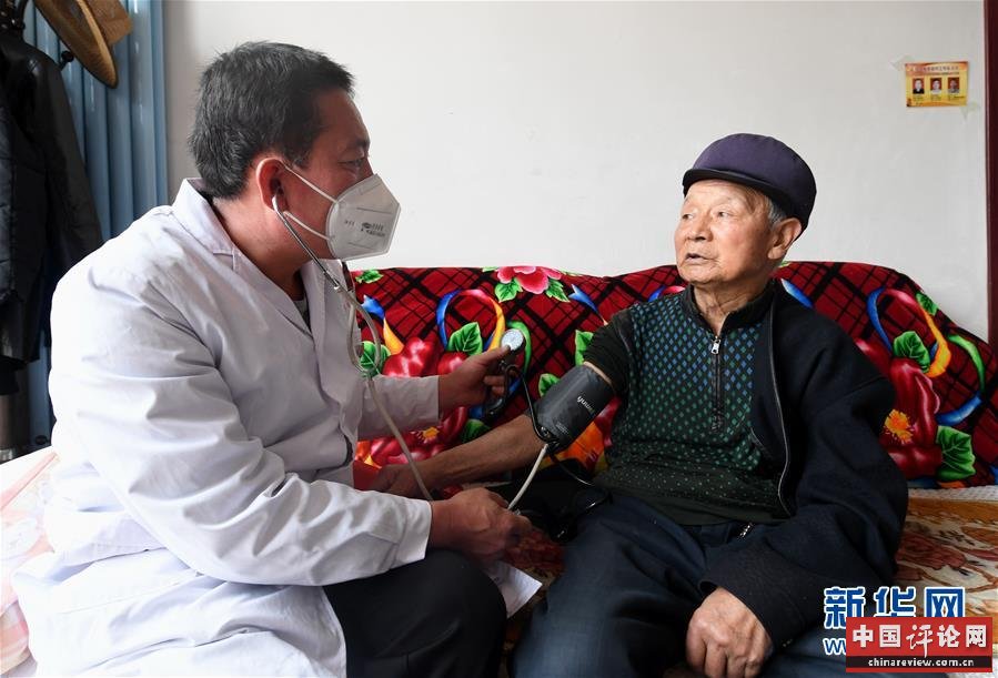 （习近平的小康故事·新华网·图文互动）（2）“真正解决好基层群众看病难、看病贵问题”——习近平和群众健康的故事