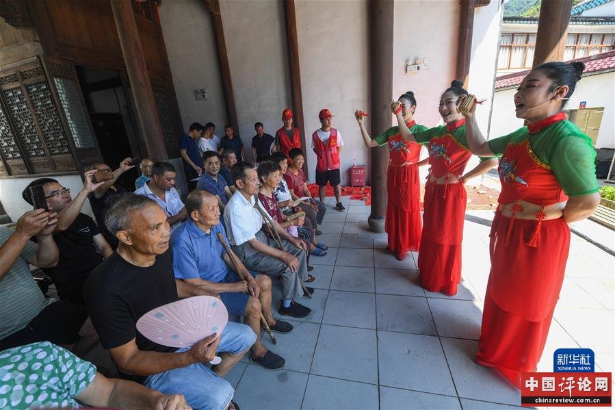 （新华全媒头条·六中全会精神在基层·图文互动）（3）锻造坚强领导力量——各地学习贯彻落实六中全会精神深入推进全面从严治党观察
