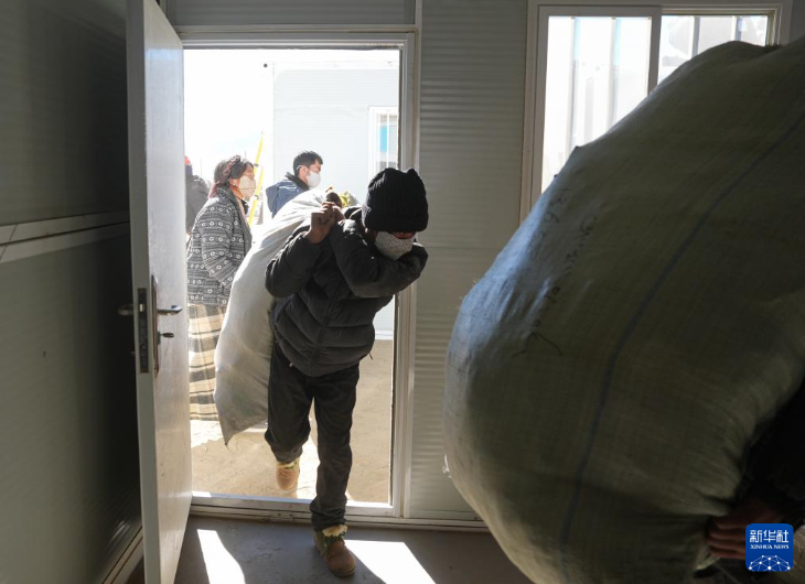 定日县6.8级地震丨转向过渡期安置 首批群众已入住活动板房